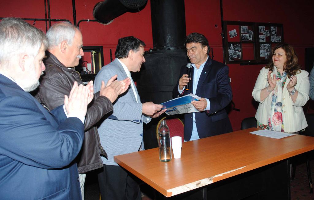 Gutiérrez se reunió con pastores de iglesias evangélicas de Quilmes y  declaró de interés municipal el 31 de octubre | Periódico Solano Expreso
